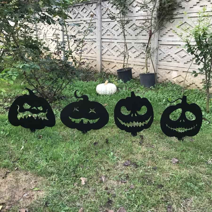 Pumpkins Metal Yard Art and Halloween Decor